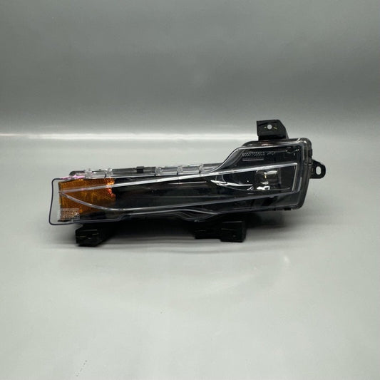 1077391-00-F TESLA MODEL 3 FOG LIGHT LEFT DRIVER 2017 18 19 20 21 22 2023 OEM 1077391-00-F