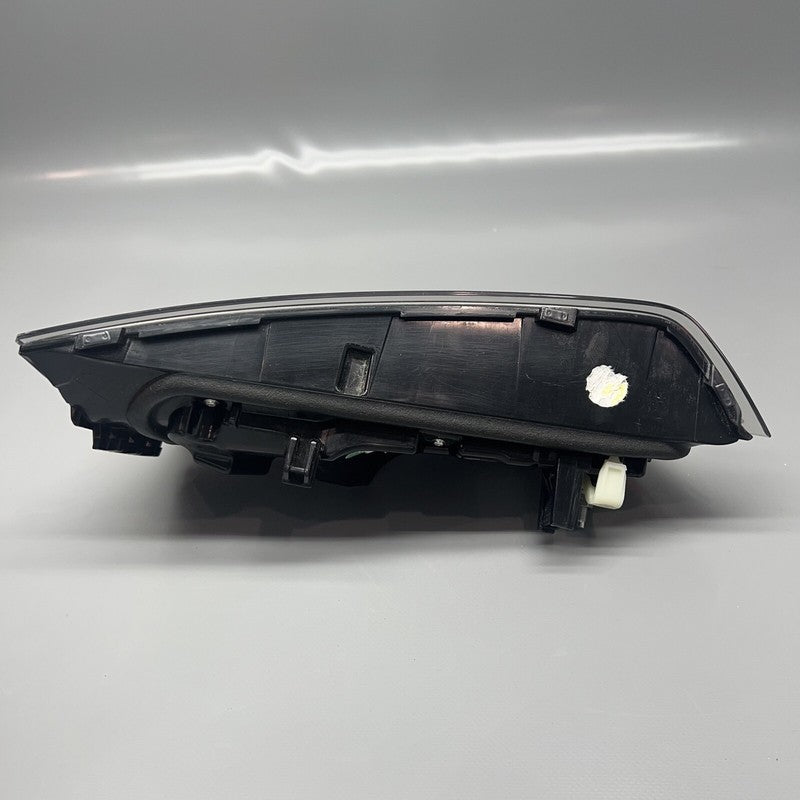 H8749509 BMW M3 TAIL LIGHT INNER RIGHT 330 M340 2019 2020 2021 OEM H8749509 SEDAN