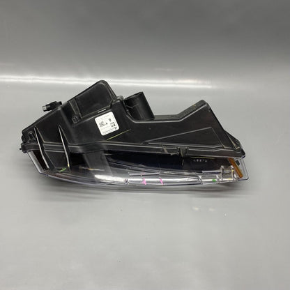 1077392-00-C TESLA MODEL 3 FOG LIGHT RIGHT PASSENGER 2017 2018 2019 20 21 2022 1077392-00-C
