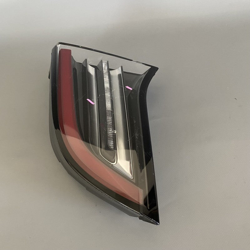 1077402-00-F TESLA MODEL 3 TAIL LIGHT INNER RIGHT SIDE 1077402-00-F 2017 2018 2019 2020 OEM