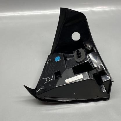 MODEL 3 TESLA MODEL 3 TAIL LIGHT RIGHT PASSENGER 2017 2018 2019 2020 OEM