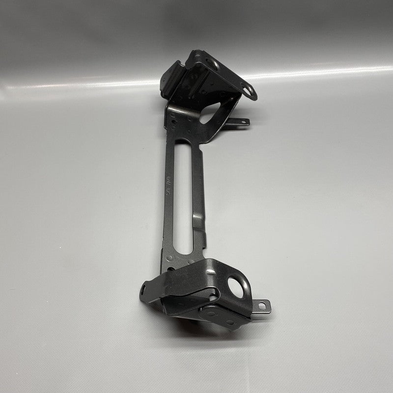 4KE820195AC AUDI E-TRON AC COMPRESSOR BRACKET UPPER 2019 2020 2021 2022 2023 4KE820195AC