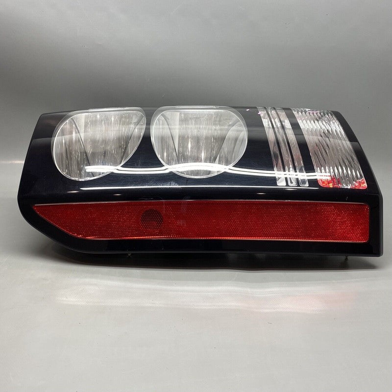 EH22-13405-AA LAND ROVER DISCOVERY 4 TAIL LIGHT LEFT DRIVER EH22-13405-AA 2014 15 2016 DAMAGED