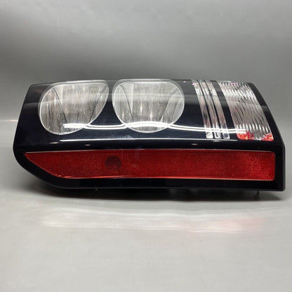 EH22-13405-AA LAND ROVER DISCOVERY 4 TAIL LIGHT LEFT DRIVER EH22-13405-AA 2014 15 2016 DAMAGED
