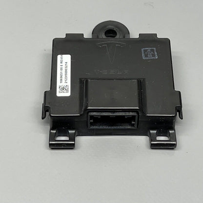 1069651-00-E TESLA MODEL S DOOR HANDLE CONTROL UNIT  MODULE FRONT 2016 17 18 2019 OEM