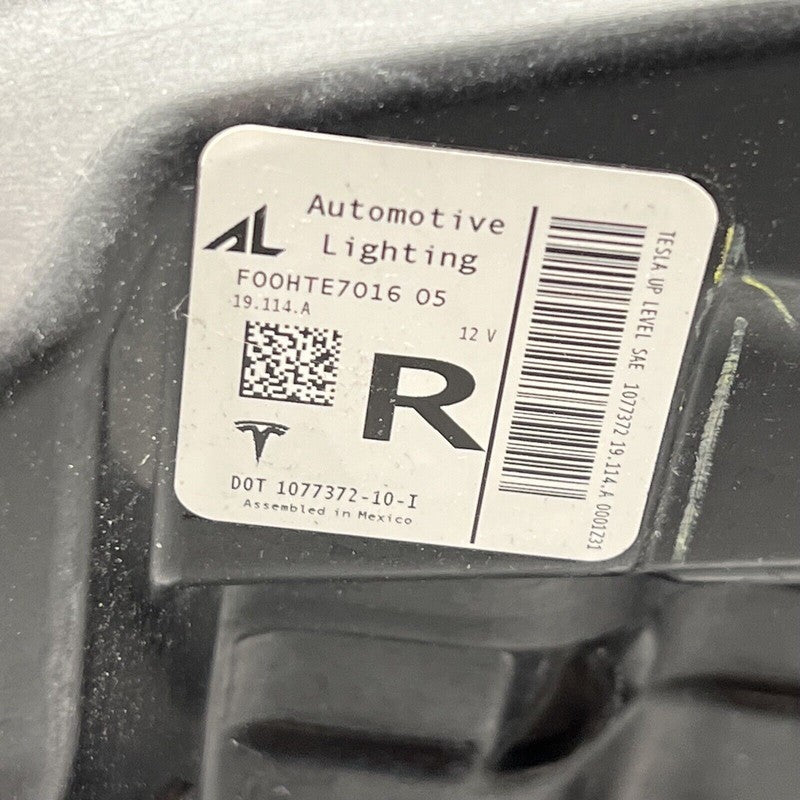 1077372-10-i TESLA MODEL 3 HEADLIGHT RIGHT PASSENGER 2017 2018 2019 2020 LED OEM 1077372-10-i