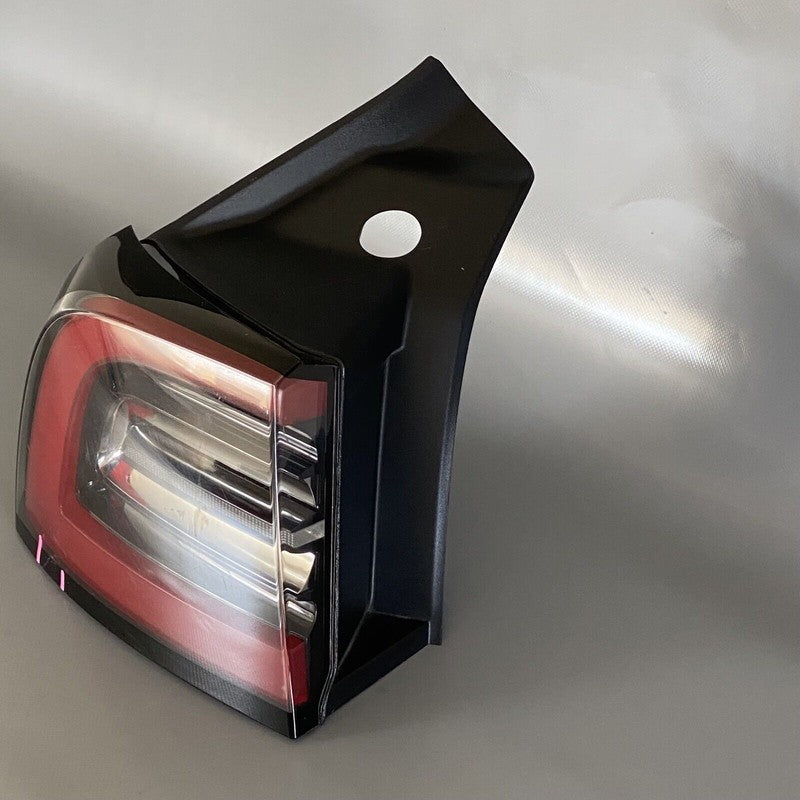 1502086-00-D TESLA MODEL Y TAIL LIGHT LEFT DRIVER SIDE 1502086-00-D 2020 2021 2022 OEM 