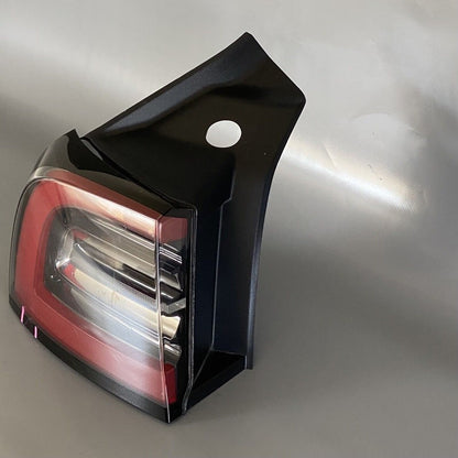 1502086-00-D TESLA MODEL Y TAIL LIGHT LEFT DRIVER SIDE 1502086-00-D 2020 2021 2022 OEM 