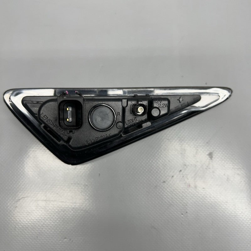 1495865-20-D TESLA MODEL 3 Y FENDER CAMERA MARKER RIGHT 2018 2019 2020 2021 2022 OEM