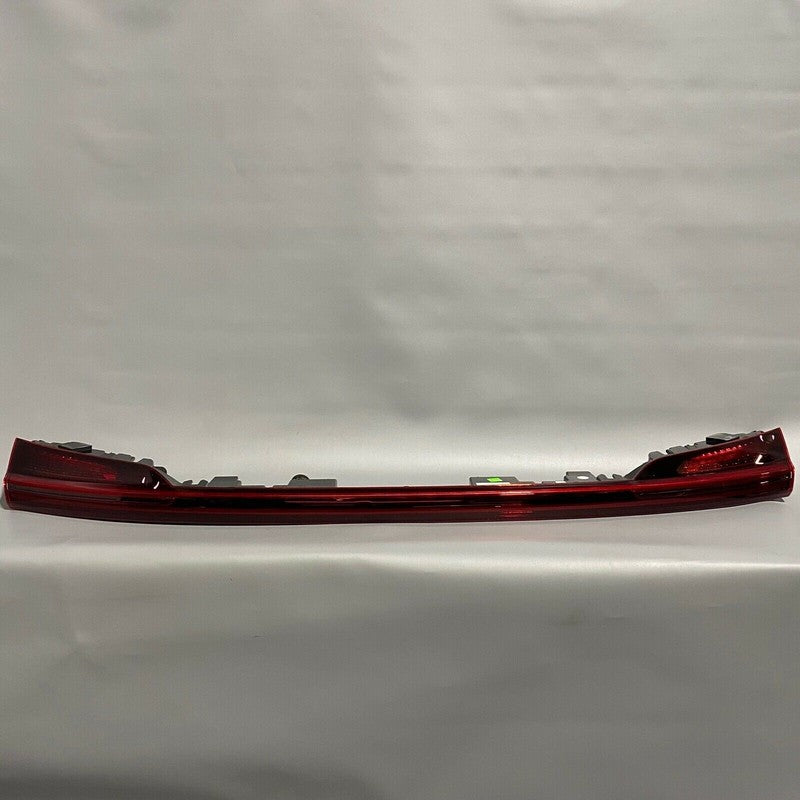 4KE945095C AUDI E-TRON CENTER REAR TAIL LIGHT 4KE945095C 2019 2020 OEM