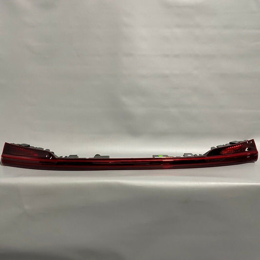4KE945095C AUDI E-TRON CENTER REAR TAIL LIGHT 4KE945095C 2019 2020 OEM