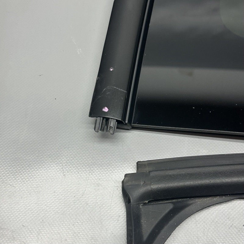 1495740-00-E TESLA MODEL Y QUARTER GLASS LEFT REAR 2020 2021 2022 2023 OEM 1495740-00-E