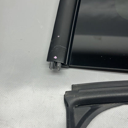 1495740-00-E TESLA MODEL Y QUARTER GLASS LEFT REAR 2020 2021 2022 2023 OEM 1495740-00-E