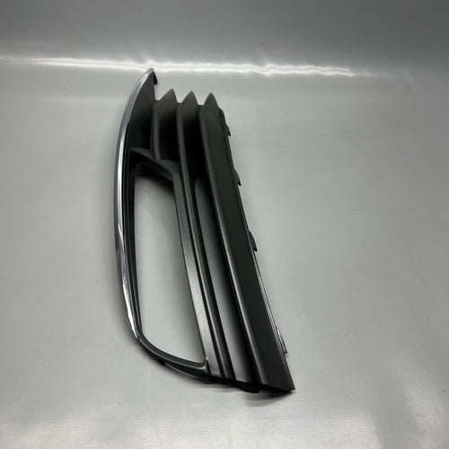 8V5807682A AUDI A3 FRONT BUMPER GRILLE RIGHT 2015 2016 OEM 8V5807682A