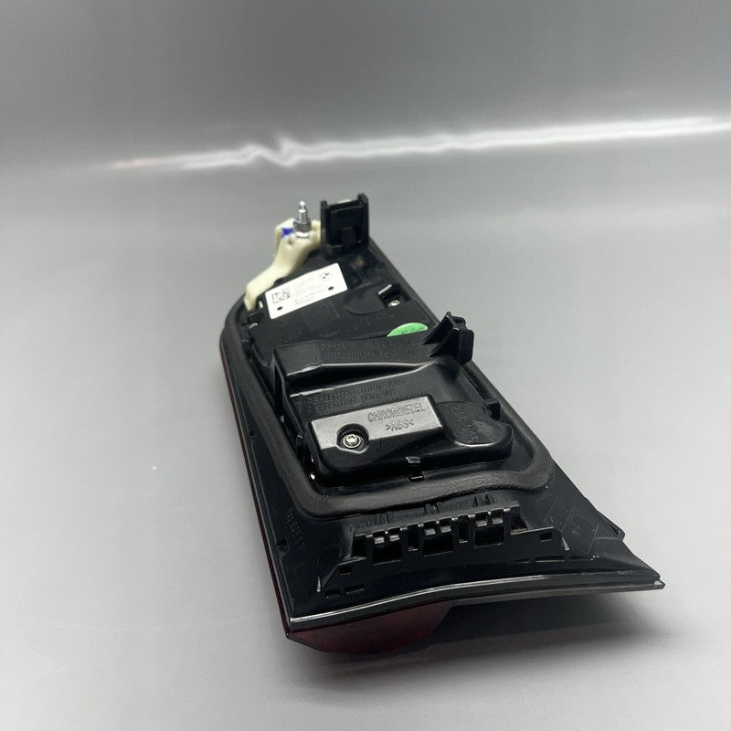 H7749508906 BMW M3 TAIL LIGHT INNER LEFT 330 M340 2019 2020 2021 OEM H7749508906 SEDAN