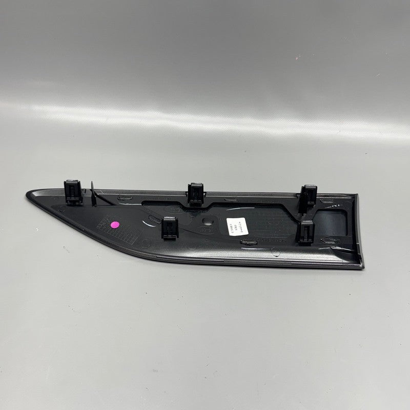 LAND ROVER DISCOVERY FENDER GRILLE VENT 2021 2022 2023 OEM LR164409