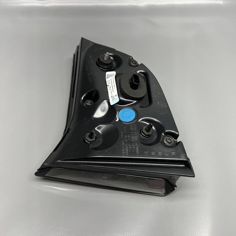 1077401-00-G TESLA MODEL 3 Y TAIL LIGHT TRUNK LEFT DRIVER 2018 19 20 21 2022 OEM 1077401-00-G