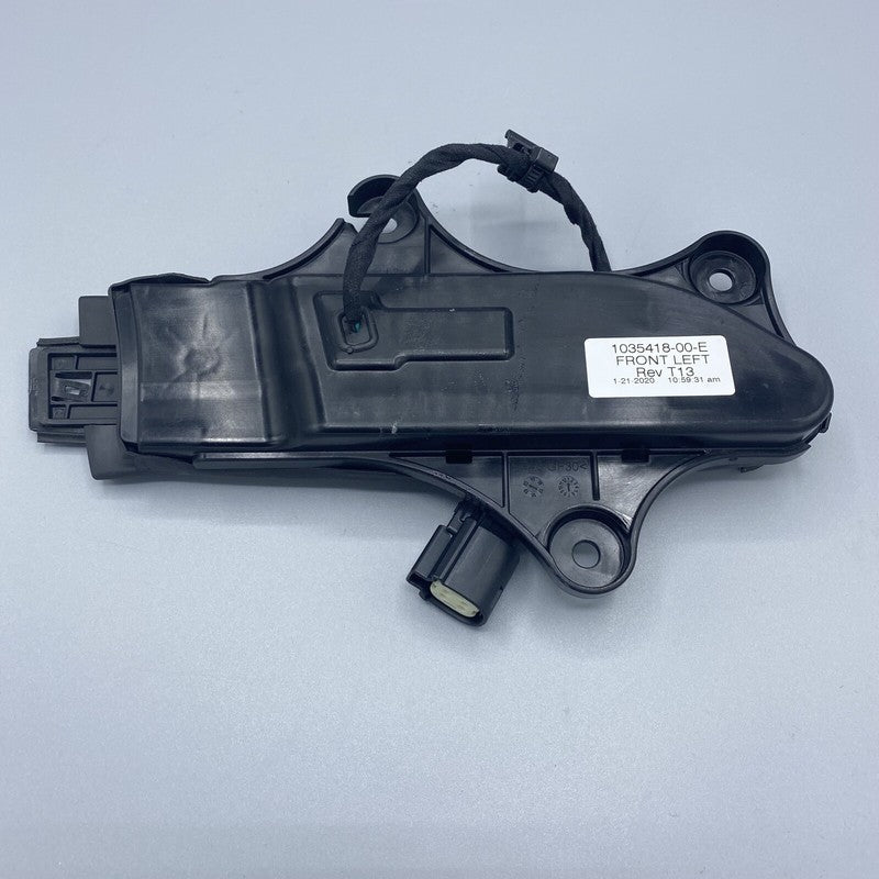TESLA MODEL X OUTER DOOR HANDLE LEFT FRONT 1035418-00-E 2016 2017 2018