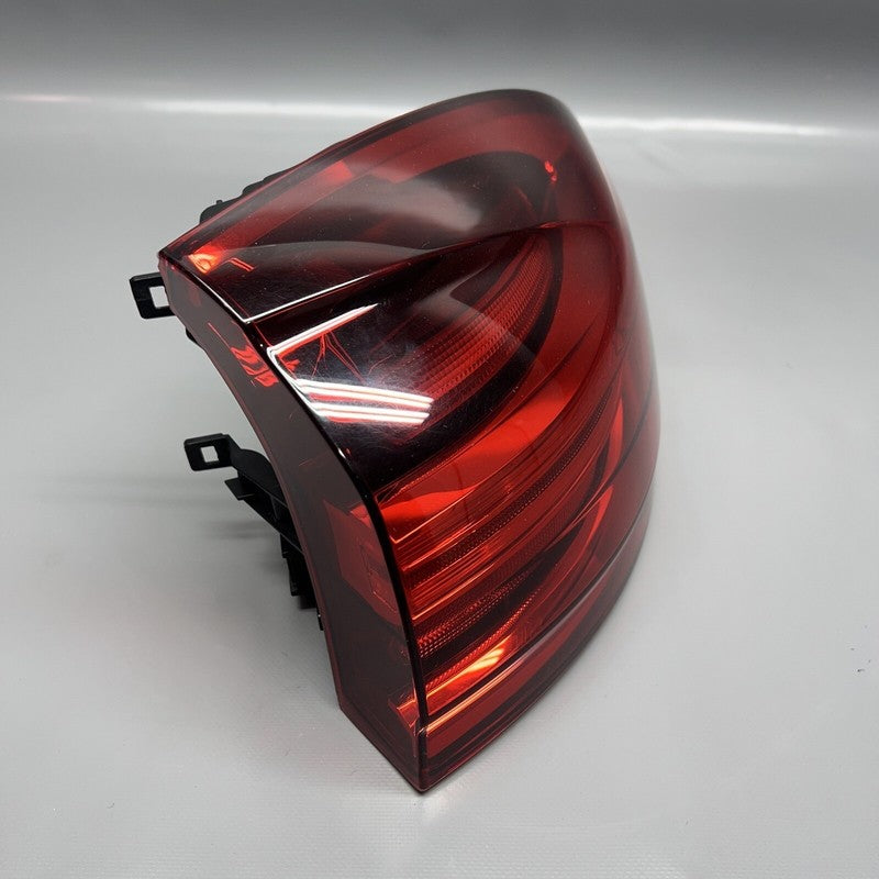 PORSCHE CAYENNE TAIL LIGHT RIGHT PASSENGER 2015 2016 2017 LED OEM 7P59