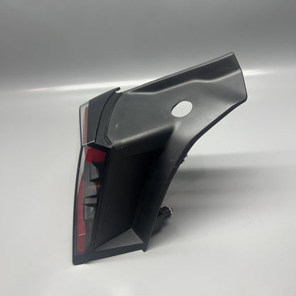1502086-00-D TESLA MODEL Y TAIL LIGHT LEFT DRIVER 2020 2021 2022 2023 OEM 1502086-00-D