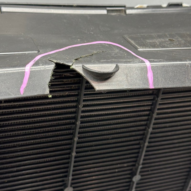 BMW 850 M8 RADIATOR 2017 2018 2019 OEM 7953398