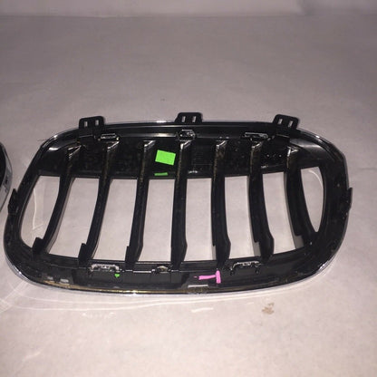 7354823 BMW X1 F48 FRONT BUMPER LEFT AND RIGHT GRILLES 2016 2017 OEM
