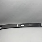 1062356-00-B TESLA MODEL X TAILGATE CENTER UPPER TRIM 2016 2017 2018 2019 2020 OEM