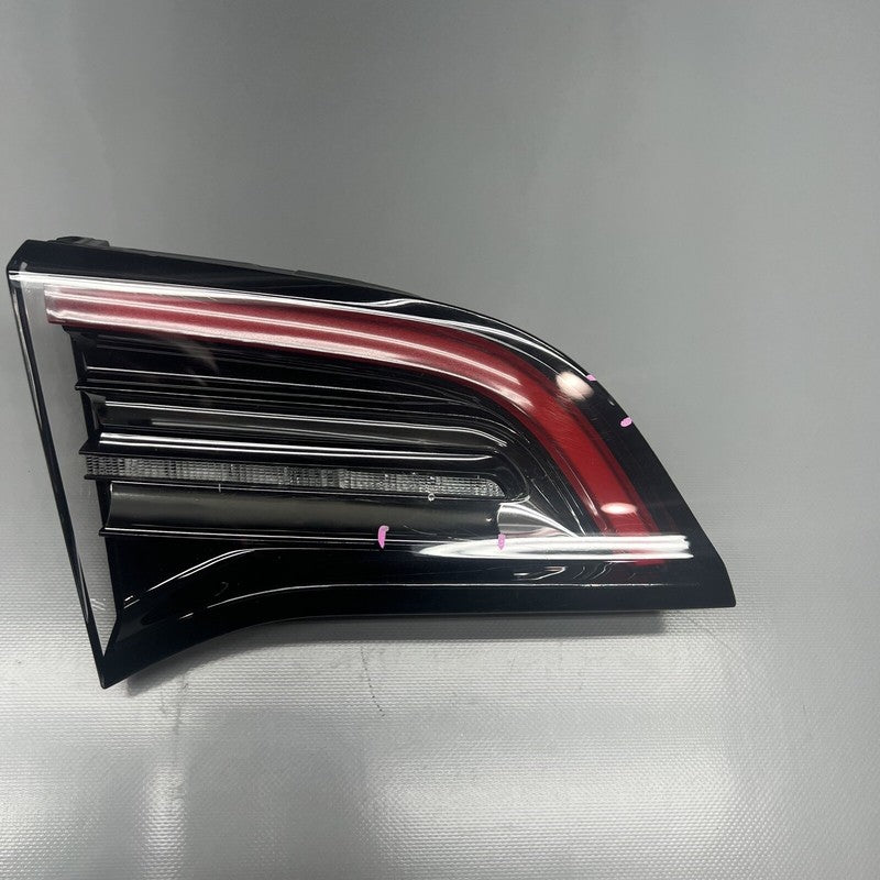 TESLA MODEL Y LIFTGATE TAIL LIGHT LEFT DRIVER 2020 21 22 2023 OEM 1502