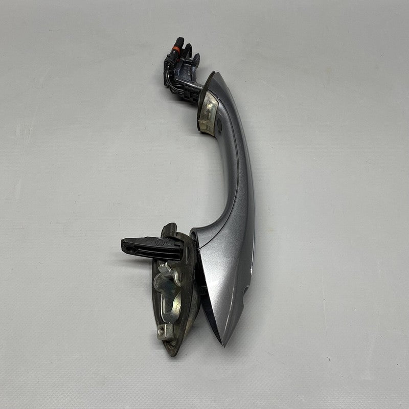 7305284 BMW 528 DOOR HANDLE LEFT FRONT KEYLESS 2014 2015 2016 F10 OEM 7305284