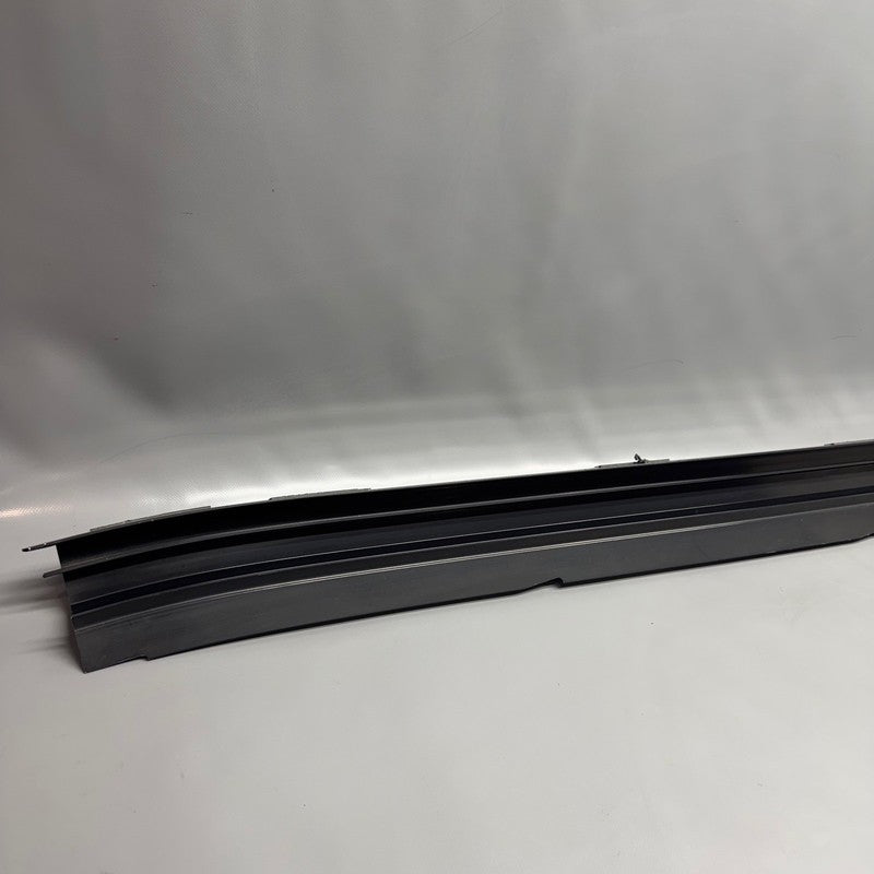TESLA CYBERTRUCK HORIZONAL GUIDE RAIL RIGHT 2024 2025 OEM 1852128-98-D