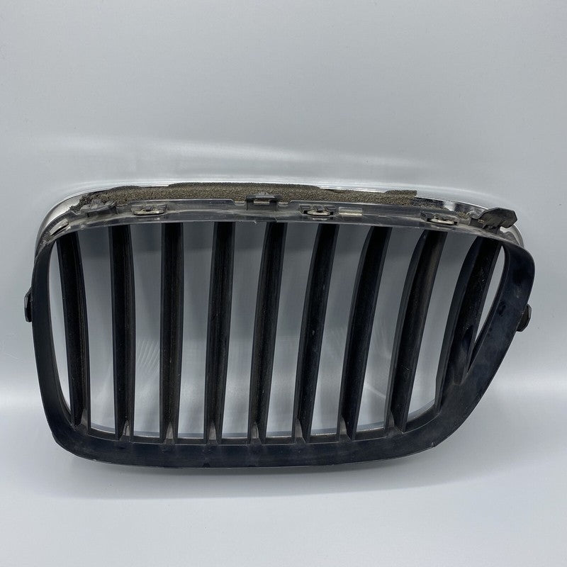 7336486 BMW 535 GT GRILLE RIGHT SIDE 550 F07 CHROME 7336486 OEM 2014 2015 2016 