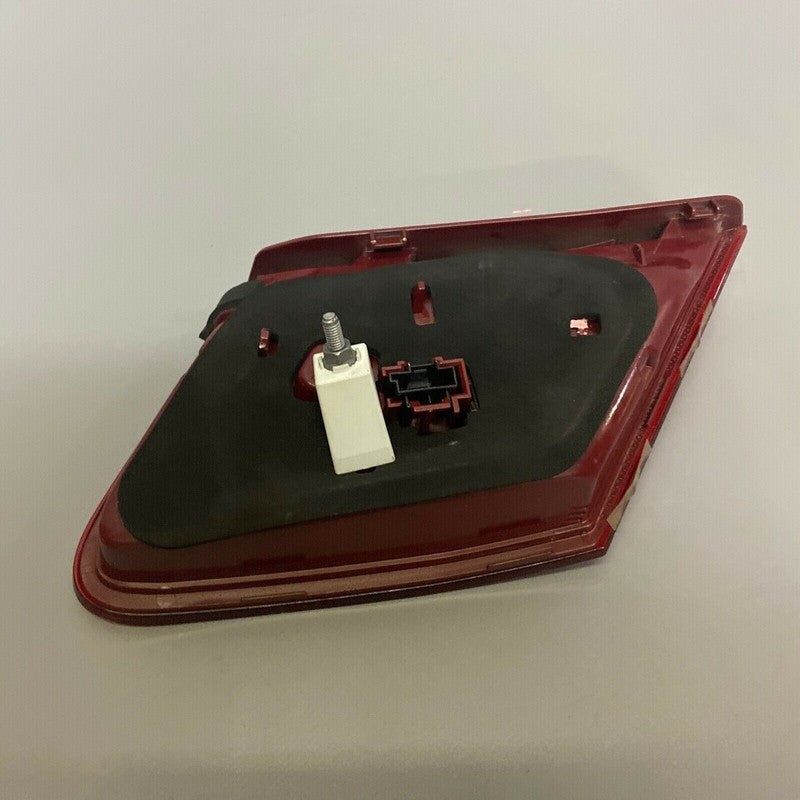 W212 MERCEDES  BENZ E63 TRUNK TAIL LIGHT RIGHT PASSENGER 2014 2015 2016 AMG OEM