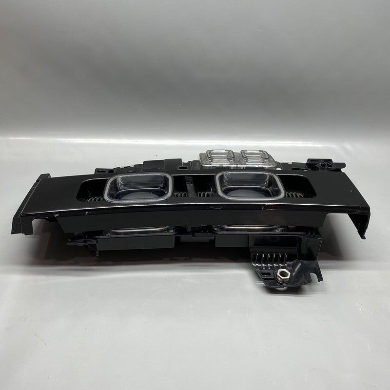 L8B2-13404-DD LAND ROVER TAIL LIGHT RIGHT PASSENGER 2020 2021 2022 OEM L8B2-13404-DD