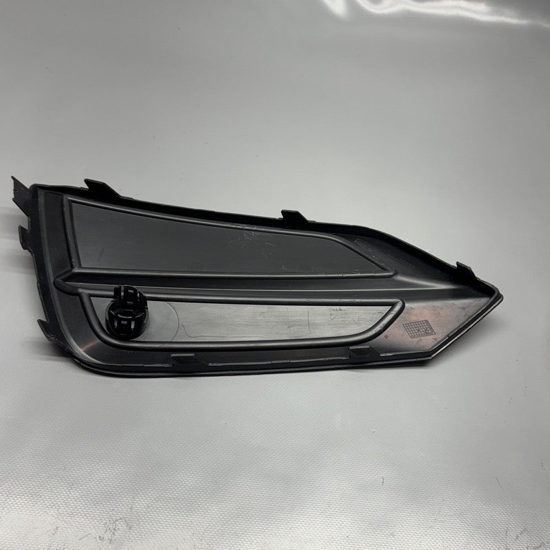 VOLVO XC60 FRONT BUMPER GRILLE RIGHT 2018 2019 2020 2021 OEM 31425188