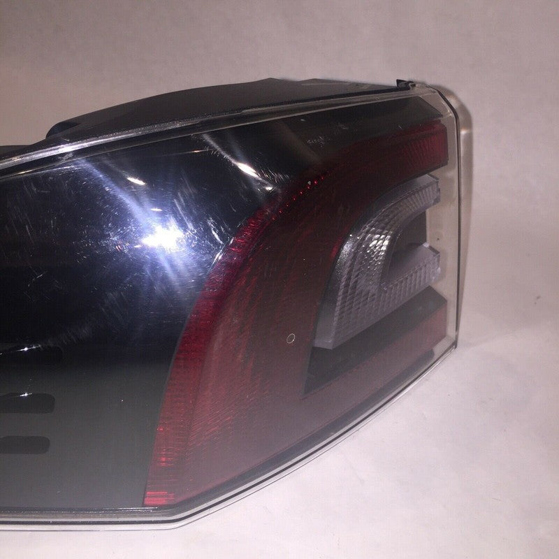 6005918-00-E TESLA MODEL S TAIL LIGHT LEFT DRIVER SIDE 6005918-00-E 2016 2017 2018 OEM