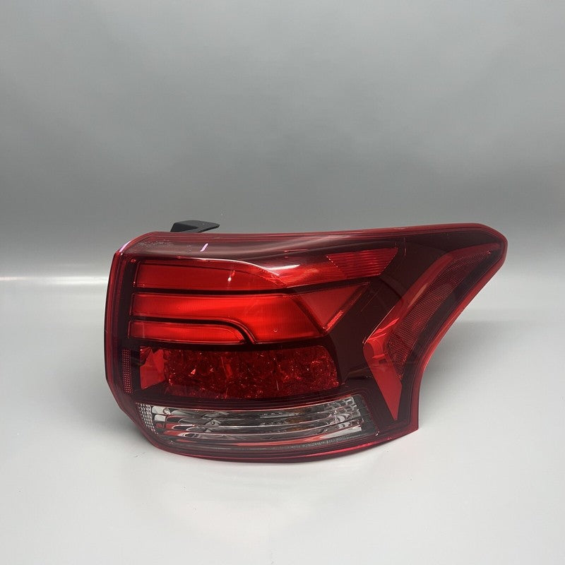 MITSUBISHI OUTLANDER TAIL LIGHT RIGHT PASSENGER 2016 2017 2018 2019 20