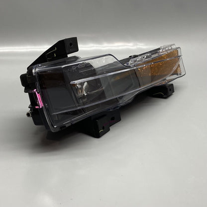 1077392-00-F TESLA MODEL 3 FOG LIGHT RIGHT PASSENGER 2017 2018 2019 20 21 2022 1077392-00-F