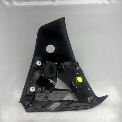 1502086-00-D TESLA MODEL Y  TAIL LIGHT LEFT DRIVER 2020 2021 2022 2023 LED 4 PIN 1502086-00-D