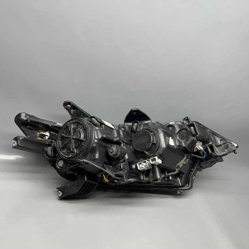 MITSUBISHI OUTLANDER HEADLIGHT LEFT DRIVER 2016 2017 2018 2019 2020 HALOGEN OEM 