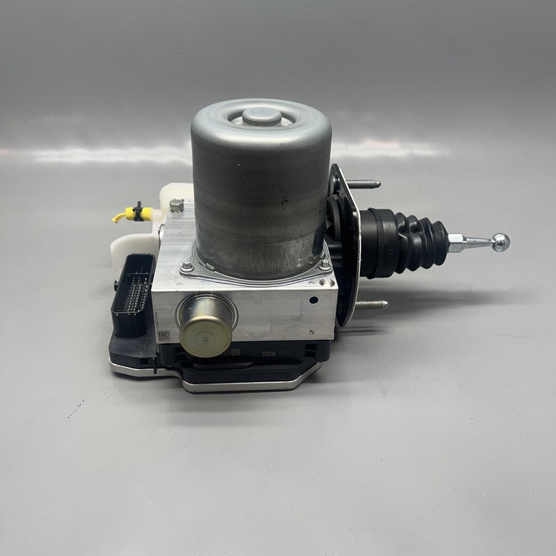 T2H58095 JAGUAR XF F-PACE BRAKE MASTER CYLINDER 2024 OEM T2H58095