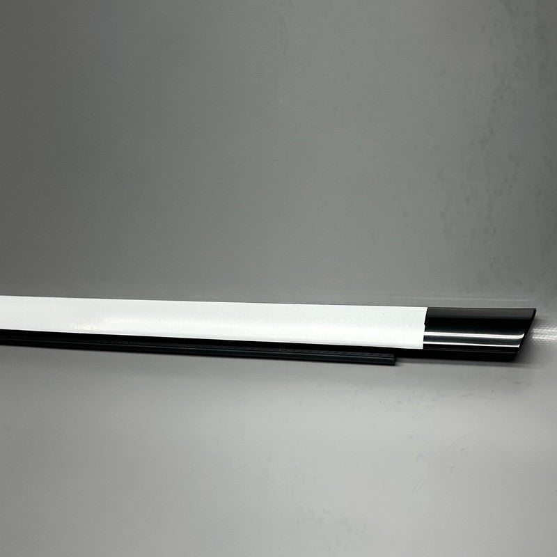 1600171-00-A TESLA MODEL S PLAID DOOR WINDOW MOLDING LEFT FRONT 2021-2023 1600171-00-A