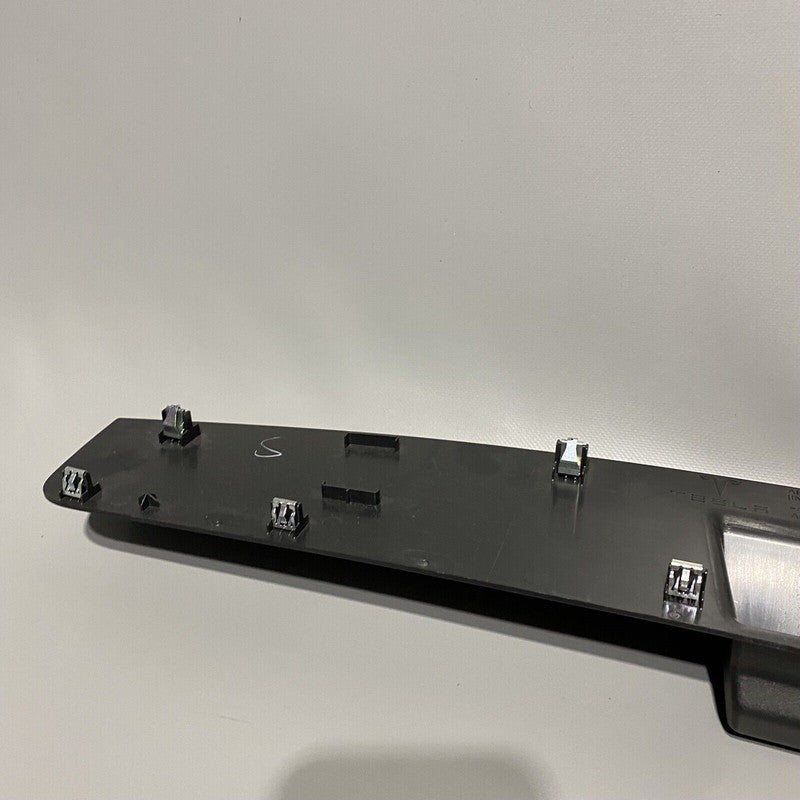 1054333-00-D TESLA MODEL X LIFTGATE LOWER TRIM 2016 2017 2018 2019 2020 OEM 1054333-00-D