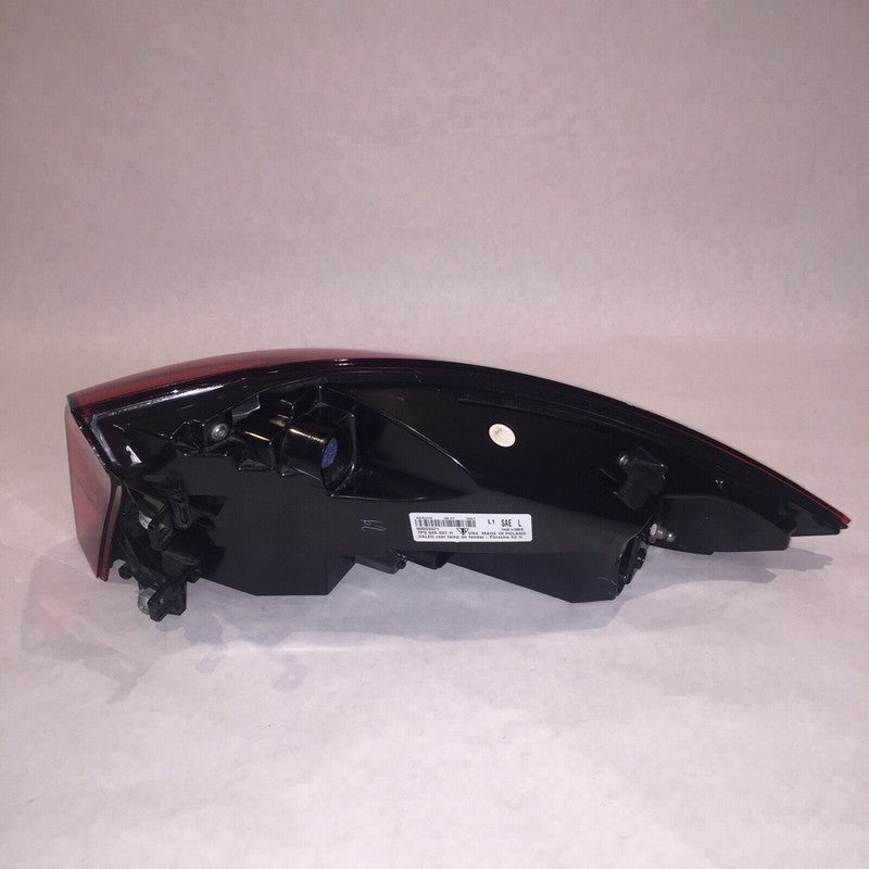 7P5945207H PORSCHE CAYENNE TAIL LIGHT LEFT DRIVER 7P5945207H 2015 2016 OEM 