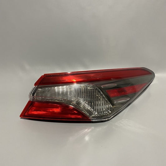 TOYOTA CAMRY TAIL LIGHT RIGHT PASSENGER SIDE 2018 2019 2020 OEM