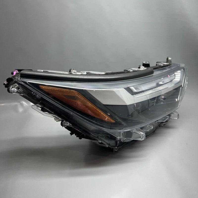 RAV 4 TOYOTA RAV 4 HEADLIGHT RIGHT PASSENGER 2022 2023 2024 OEM 