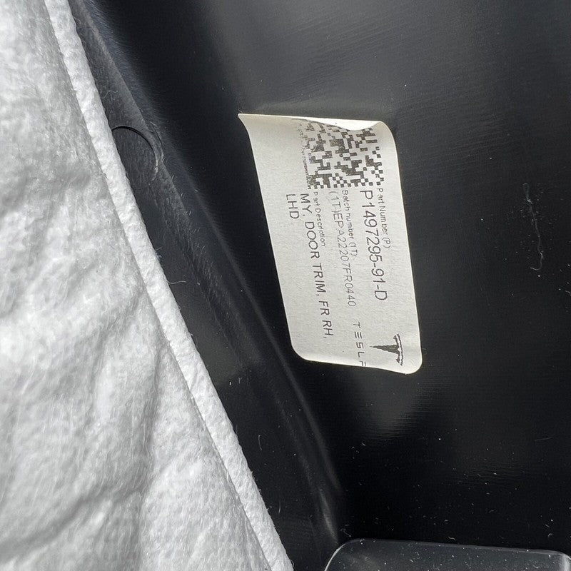 1497295-91-D TESLA MODEL Y DOOR PANEL RIGHT FRONT 2020 2021 2022 2023 OEM 1497295-91-D