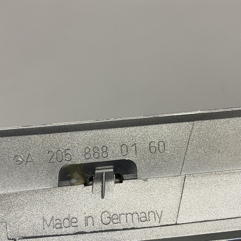 A2058880160 MERCEDES BENZ C300 FRONT GRILLE CENTER TRIM C400 A2058880160 2015 2016 2017 OEM
