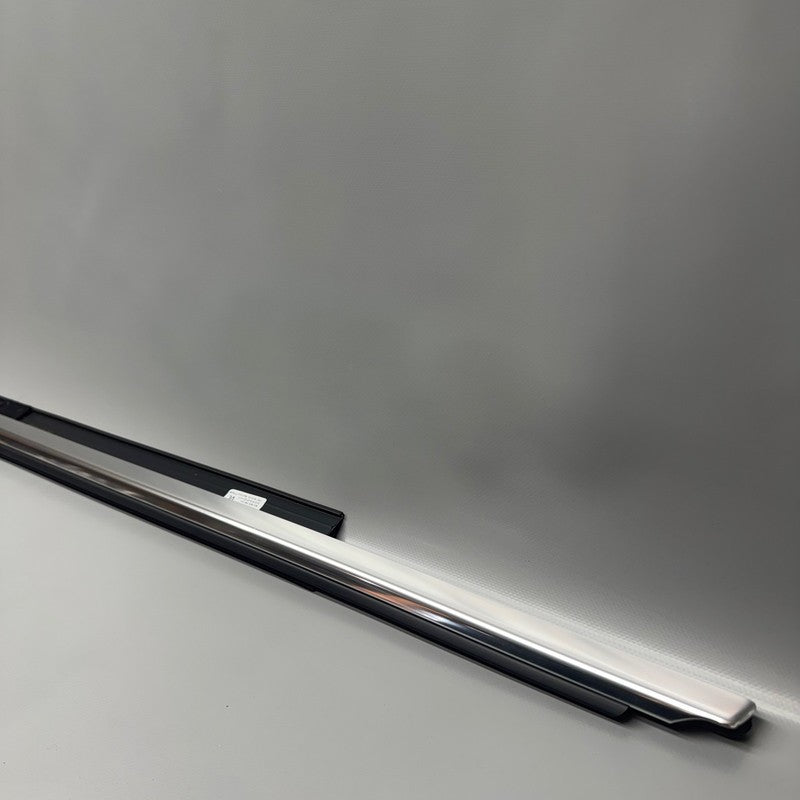 AUDI Q5 DOOR WINDOW MOLDING LEFT FRONT 2015 2016 2017 2018 OEM 8U08532