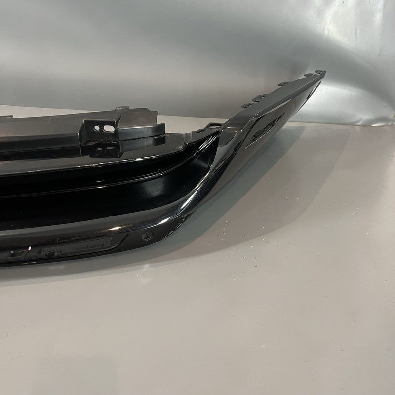 M8E2-17D980-A RANGE ROVER HSE REAR BUMPER 2022 2023 2024 2025 OEM M8E2-17D980-A