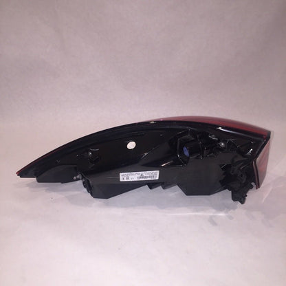 7P5945208R PORSCHE CAYENNE TAIL LIGHT RIGHT PASSENGER 7P5945208R 2015 2016 2017 LED OEM